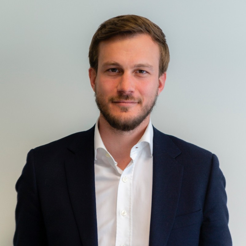 Amaury Bradac, Barings